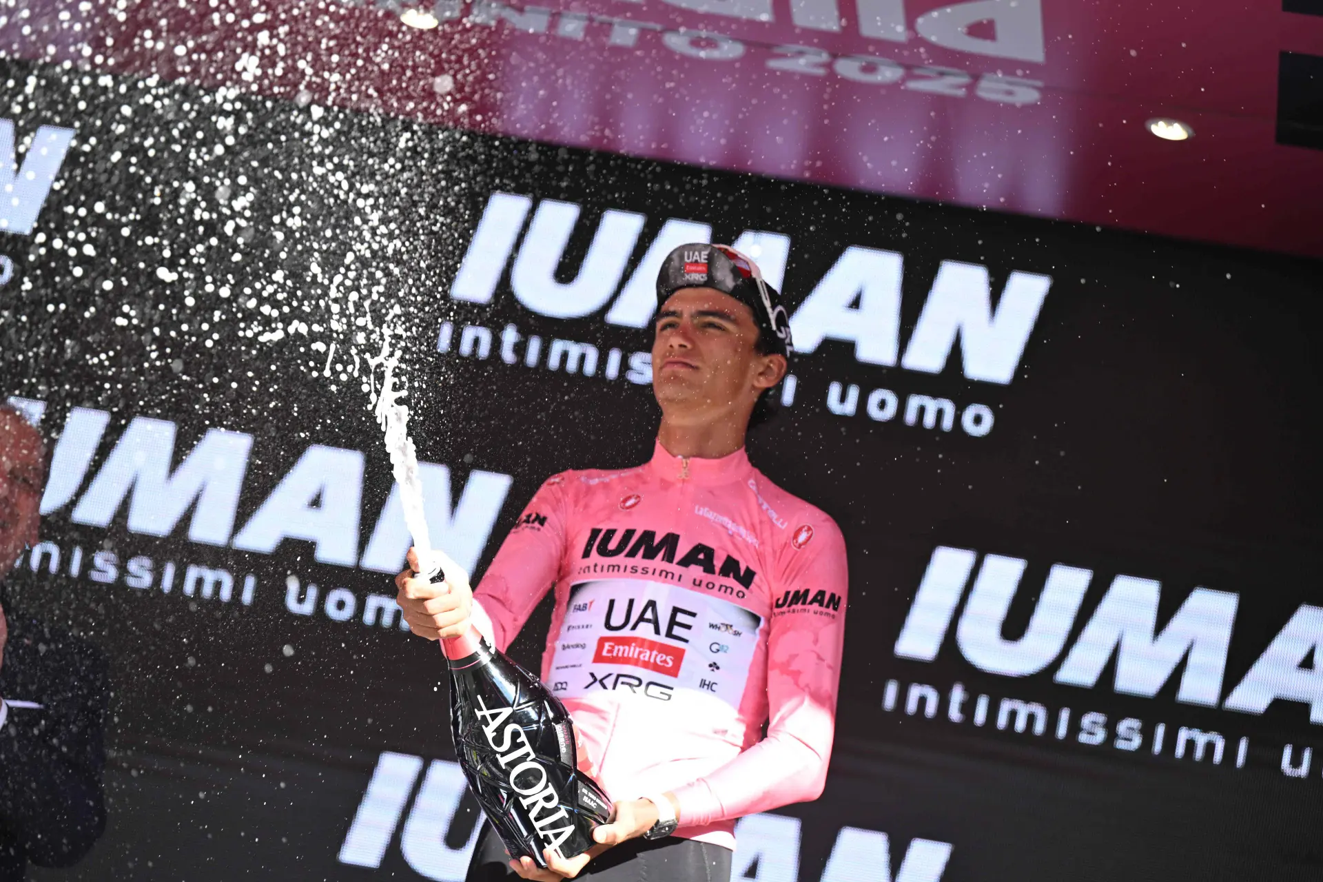 Giro d'Italia 2025 Gesamtwertung  Update: Isaac del Toro behält nach dem Zeitfahren Rosa