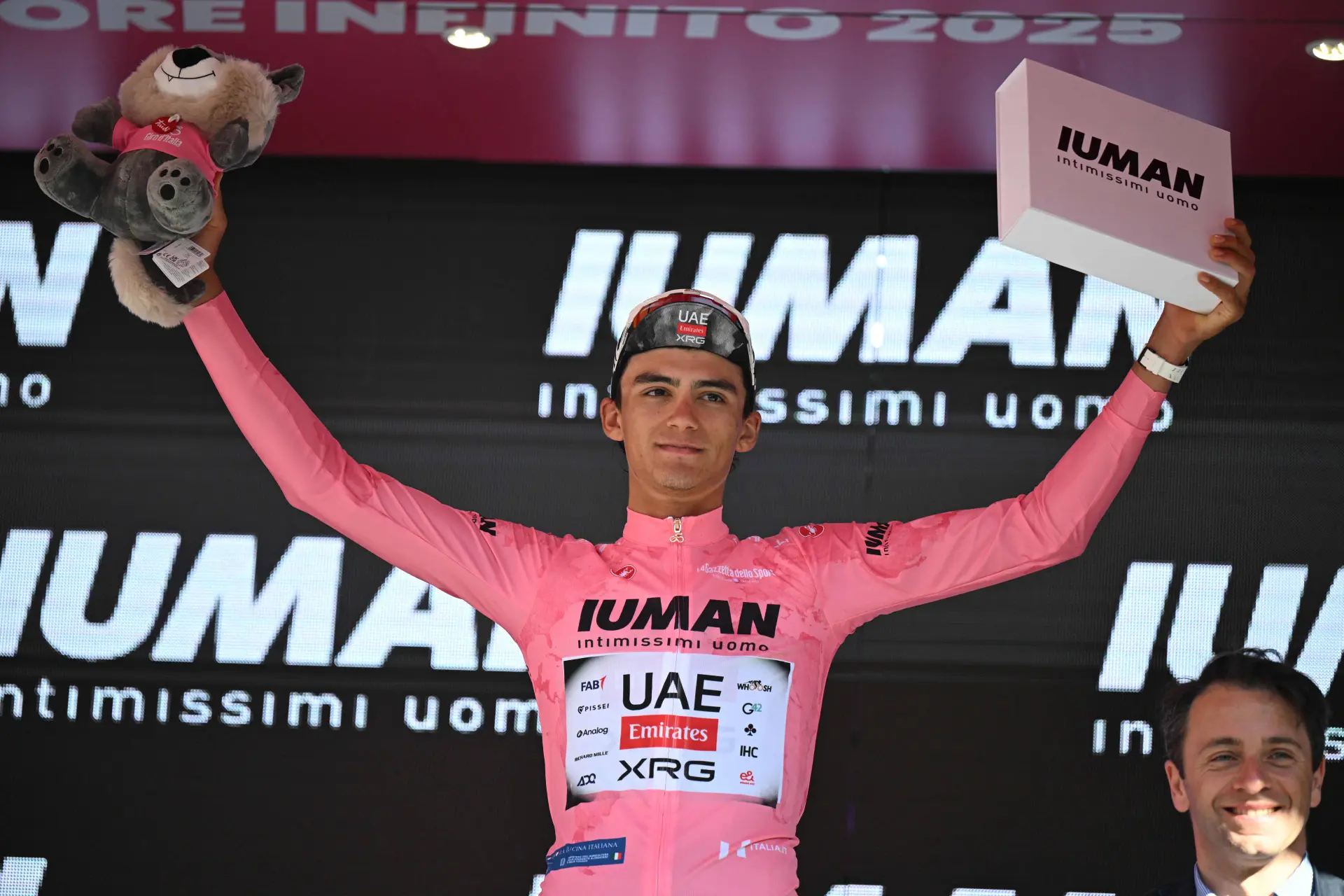 „Mit Blick auf die Zukunft“ – Pogacar feiert Del Toro und das Maglia Rosa beim Giro d’Italia 2025