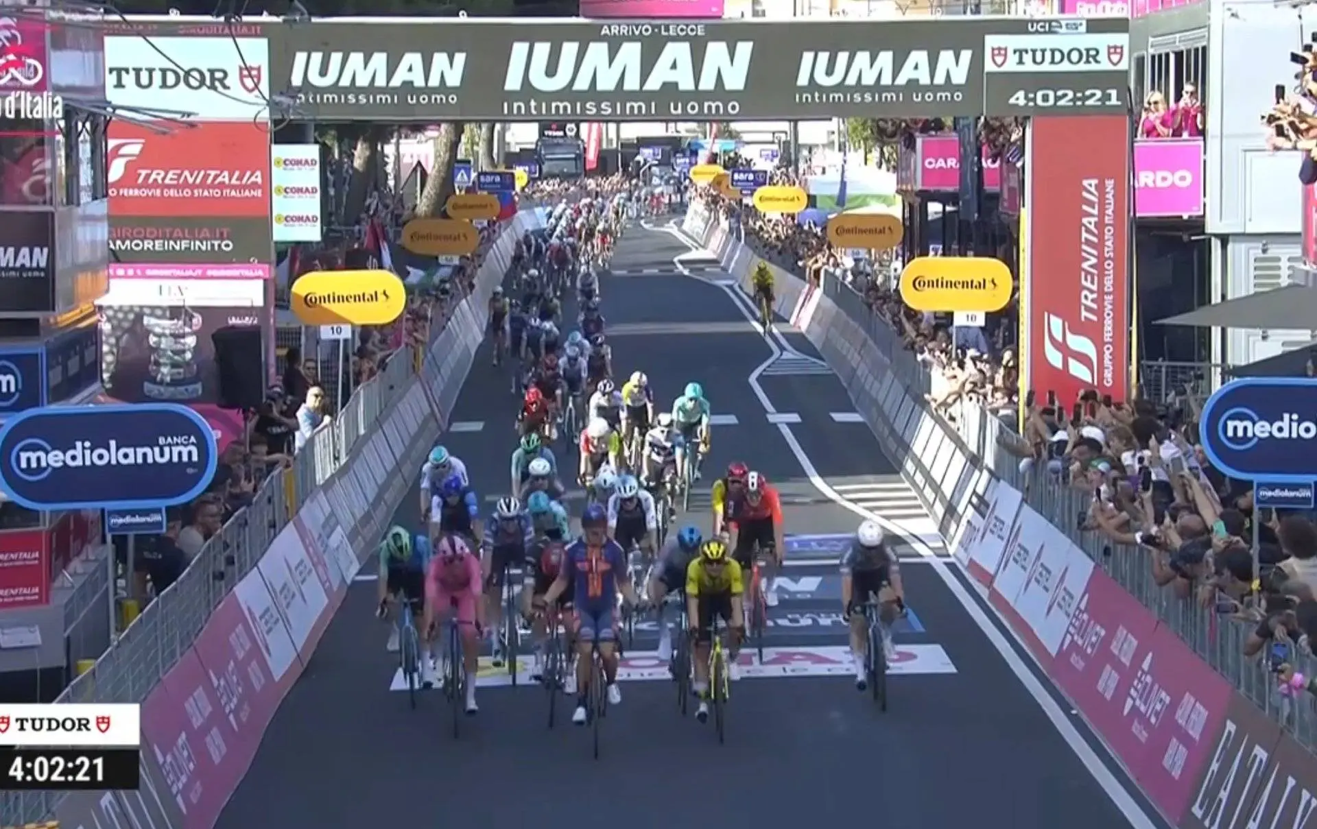 Casper van Uden gewinnt die 4. Etappe des Giro – Hoffnungsschimmer für Team Picnic-PostNL