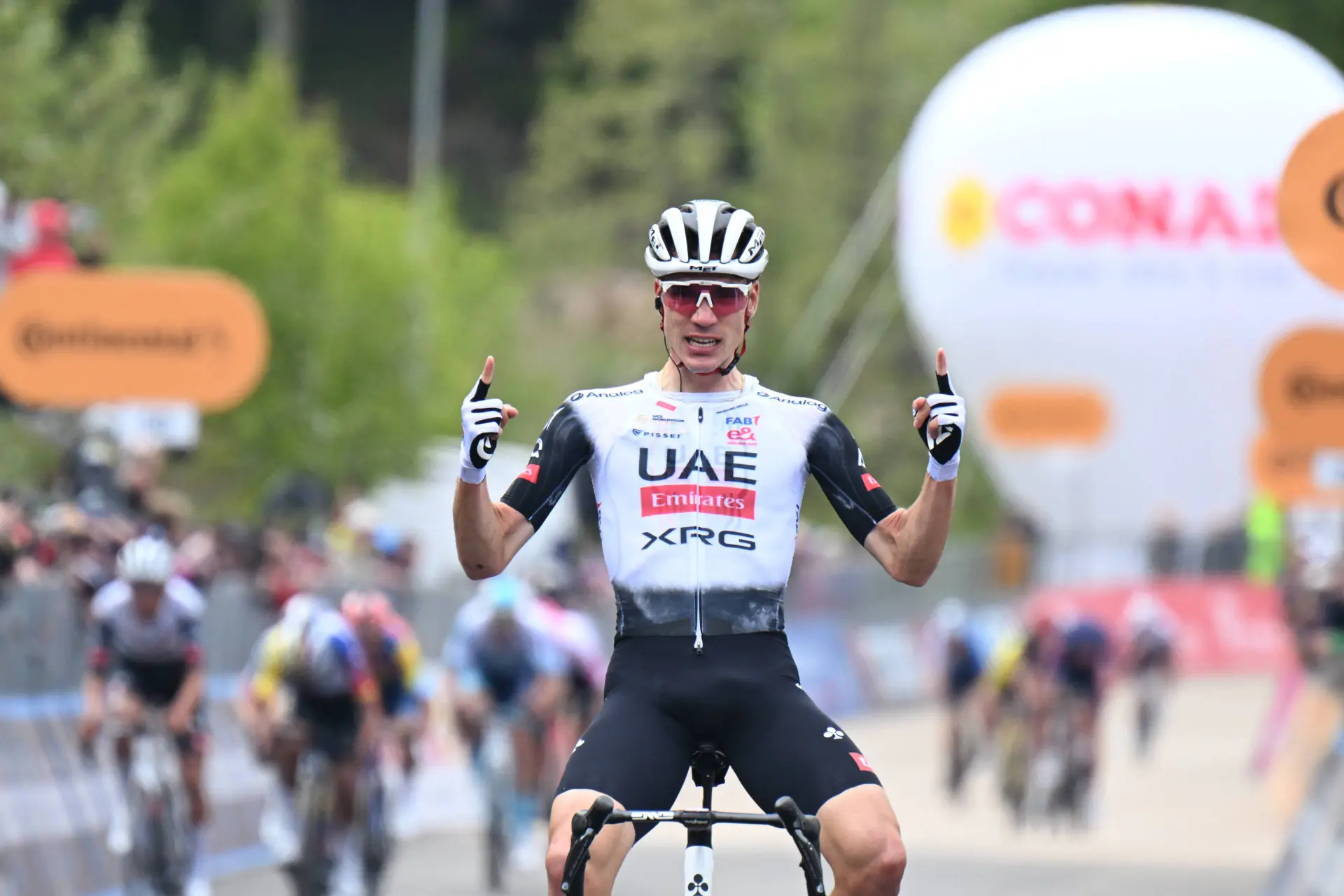 "Es ist der zweite Tag in Folge, an dem er nicht mithalten kann" - Johan Bruyneel über Primoz Roglics Kampf gegen Juan Ayuso