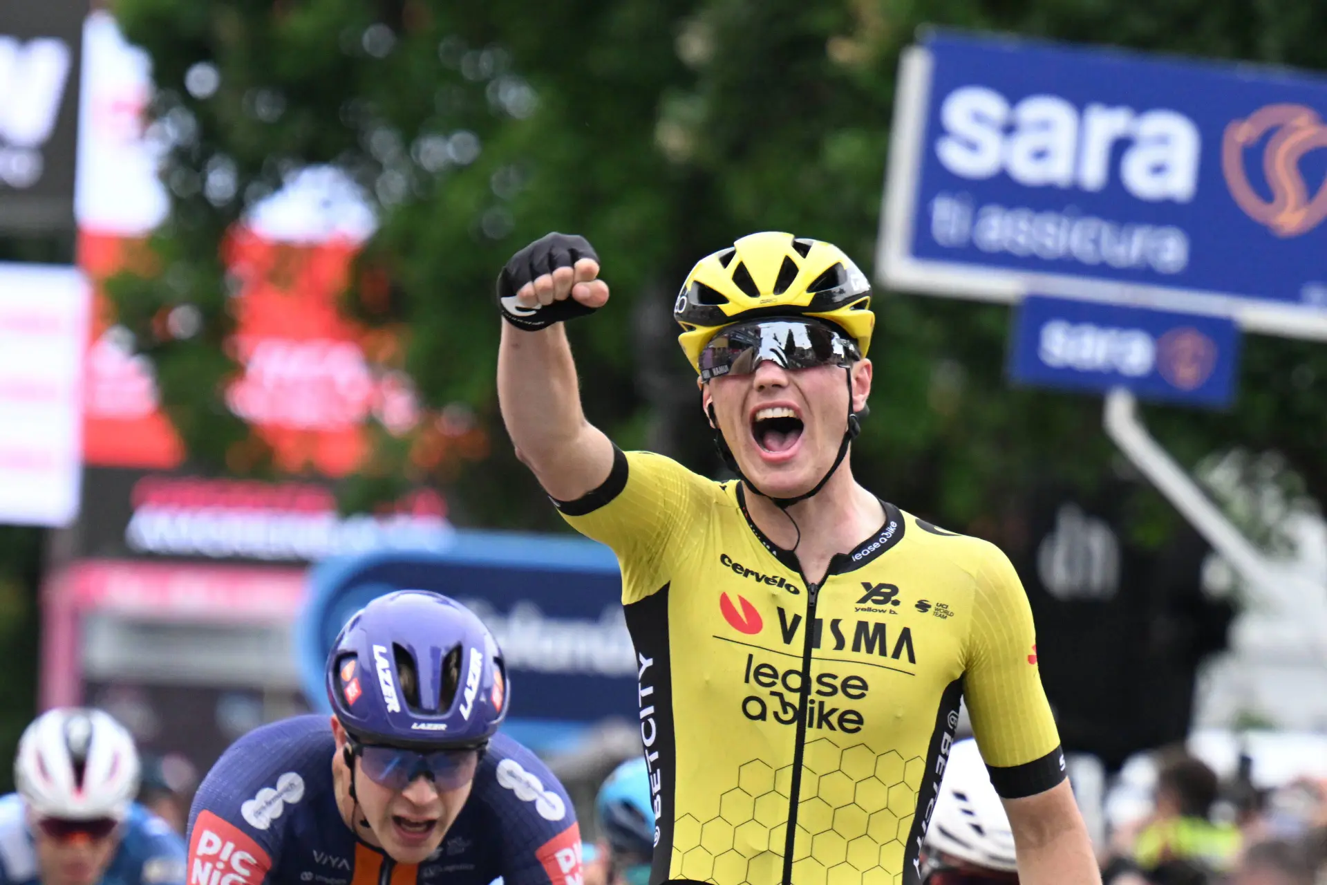 DISKUSSION Giro d'Italia Etappe 12 | Ist Olav Kooij der beste Sprinter beim Giro? Sollten Flachetappen kürzer sein?