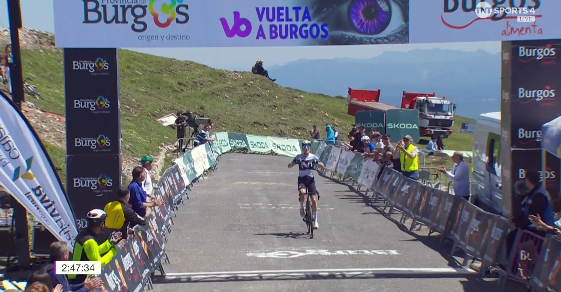 Marlen Reusser übernimmt Gesamtführung der Vuelta a Burgos Feminas mit Solosieg am Picón Blanco