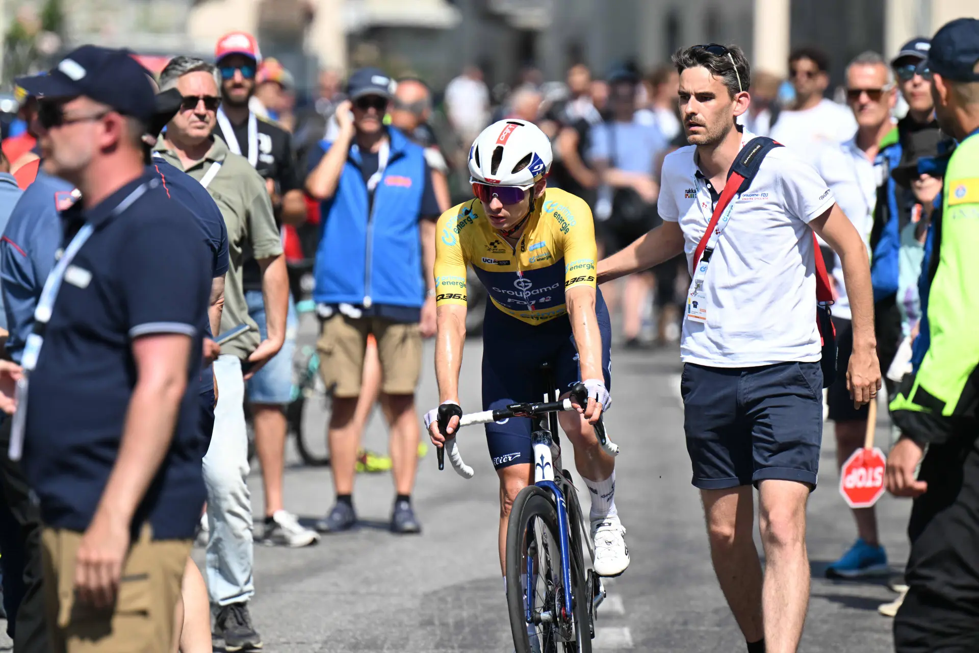 "Ohne ihn wäre es eng geworden“ – Grégoire lobt Alaphilippe nach gemeinsamer Verteidigung des Maillot Jaune