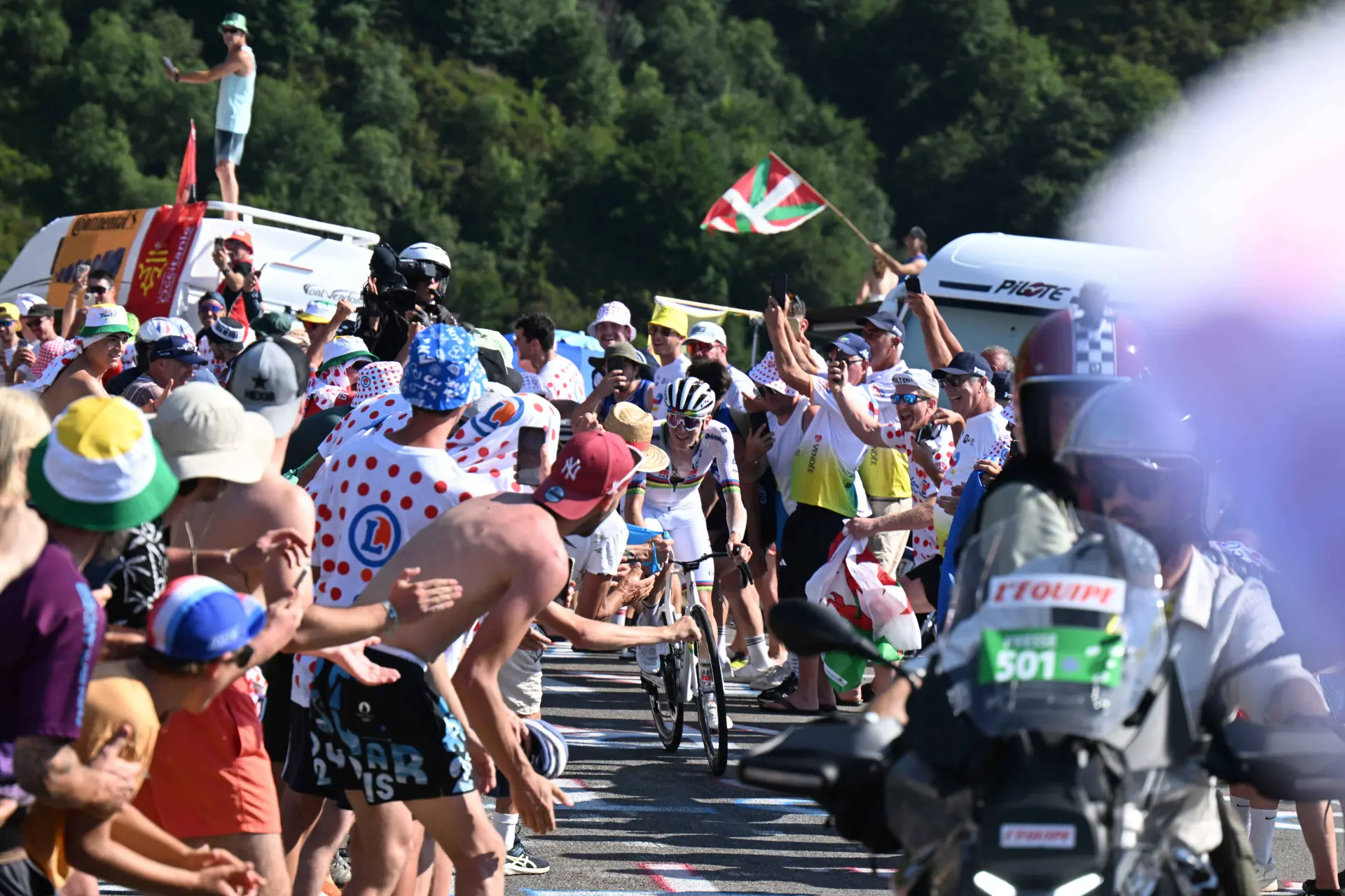 „Macht bloß keine Dummheiten“ – Ventoux-Etappe rückt Fan-Sicherheit bei den Tour-Organisatoren in den Fokus