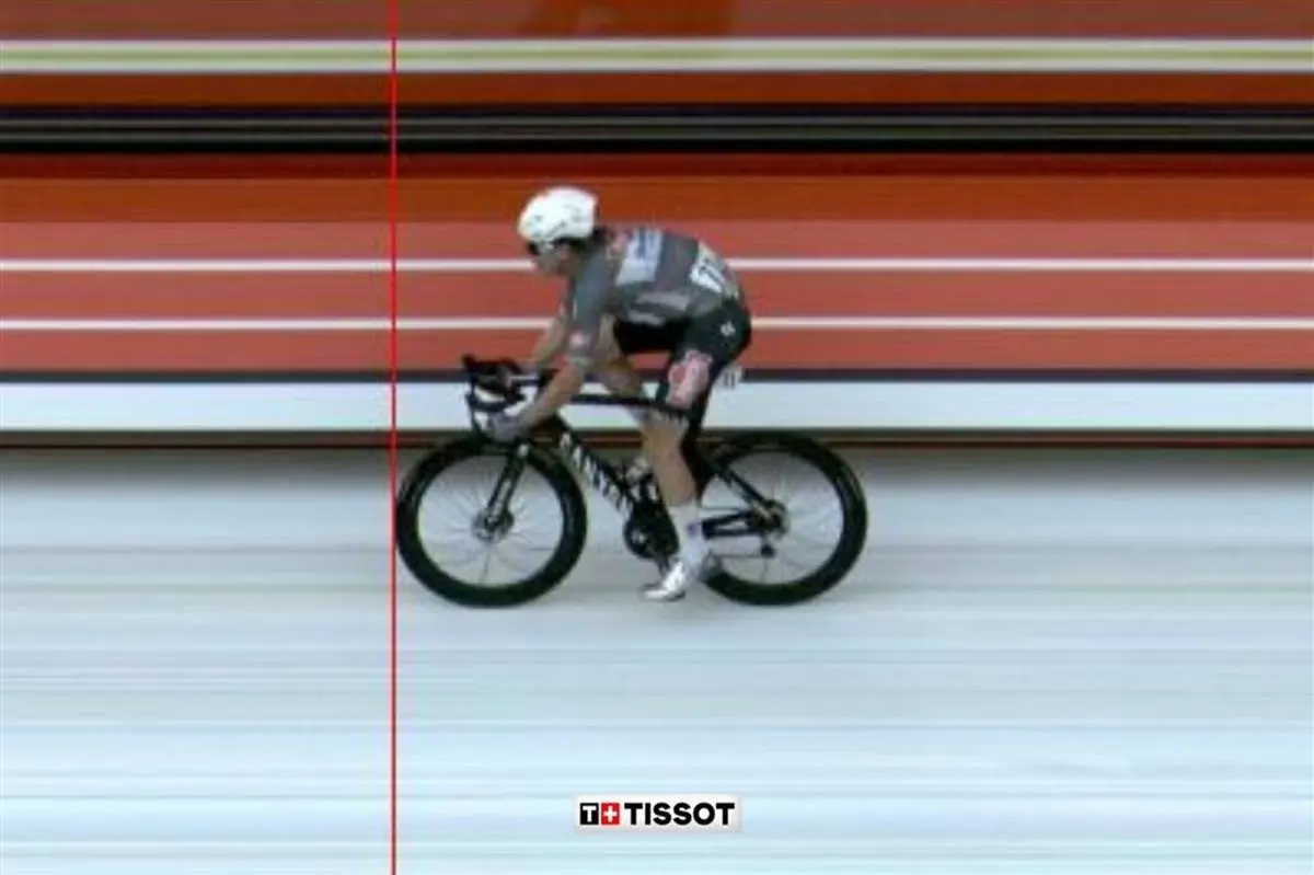 Vom Tour-Sieg zum Vuelta-Leader – Jasper Philipsen dominiert Sprint und holt Rotes Trikot