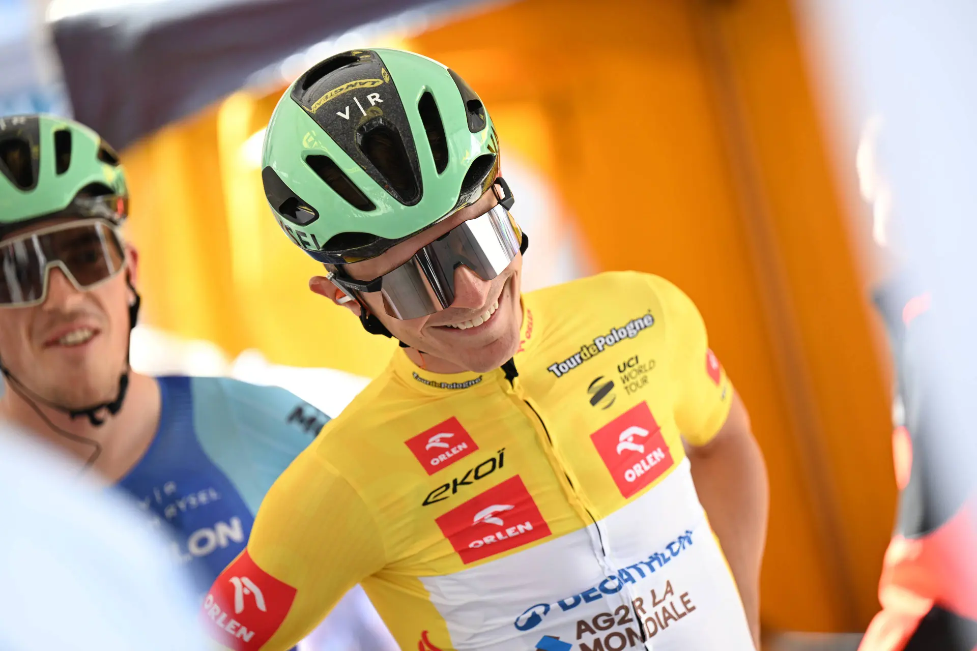 Tour de Pologne 2025 GC Update | Der heldenhafte Paul Lapeira beendet die 3. Etappe trotz bösem Sturz und behält das Maillot Jaune