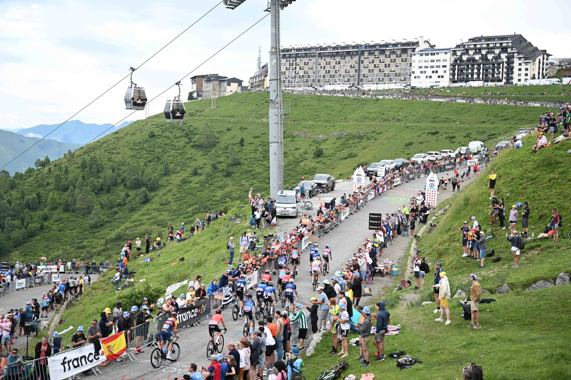 „Ich musste etwa 7.000 Kalorien am Tag essen“ – YouTuber absolvierte die Strecke der Tour de France 2025