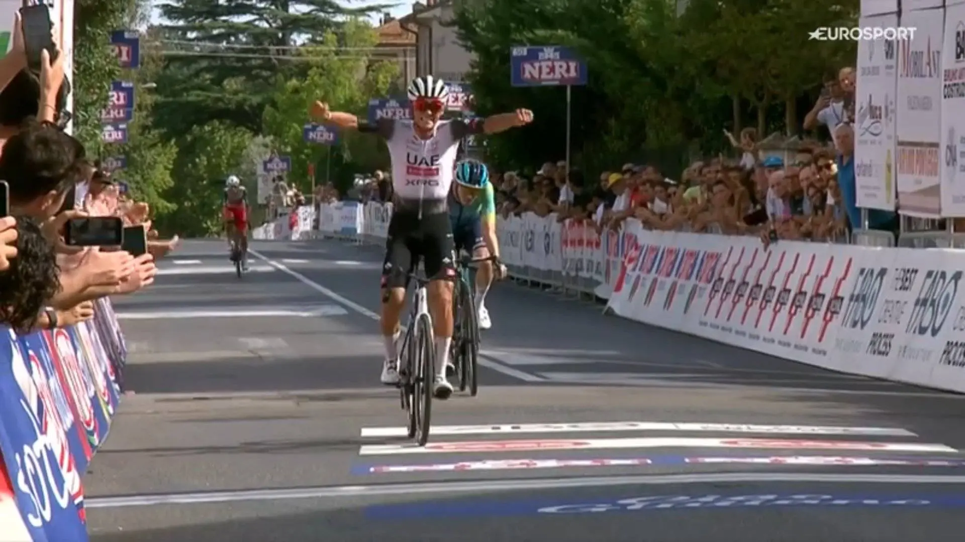 Isaac del Toro gewinnt GP Industria & Artigianato – 81. Saisonsieg für UAE Team Emirates