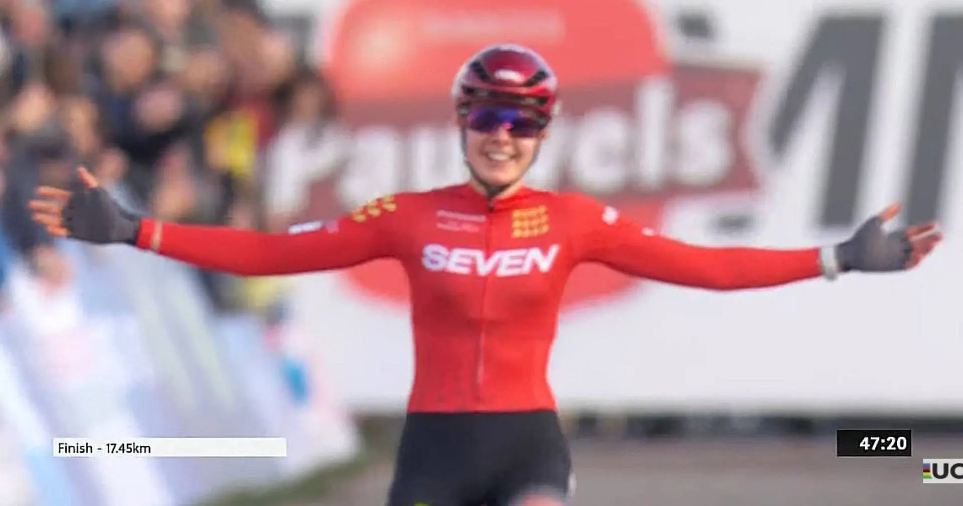 Aniek van Alphen(1)