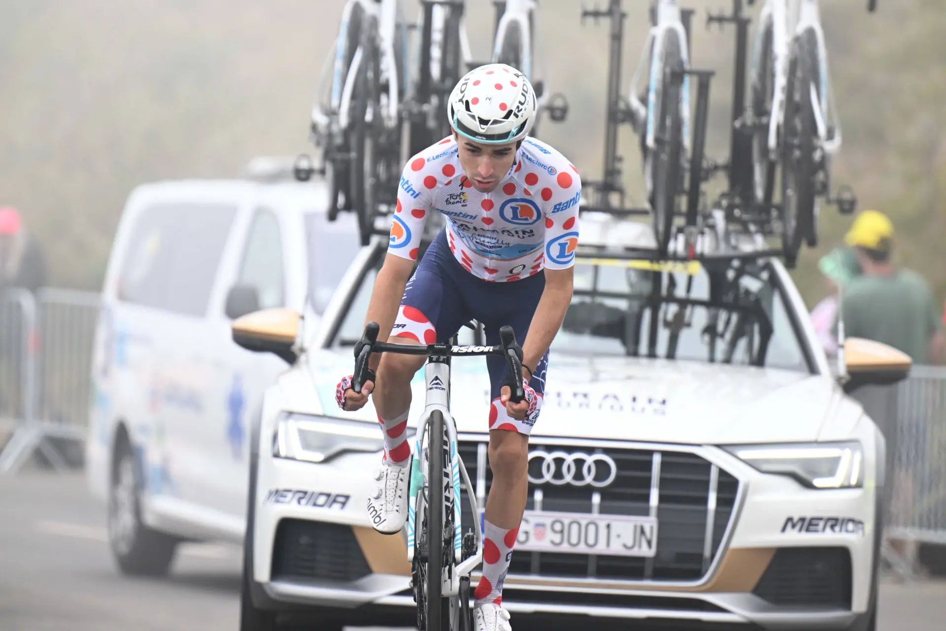 Lenny Martinez spricht über „klebrige Flasche“ und Tour-de-France-Kontroverse