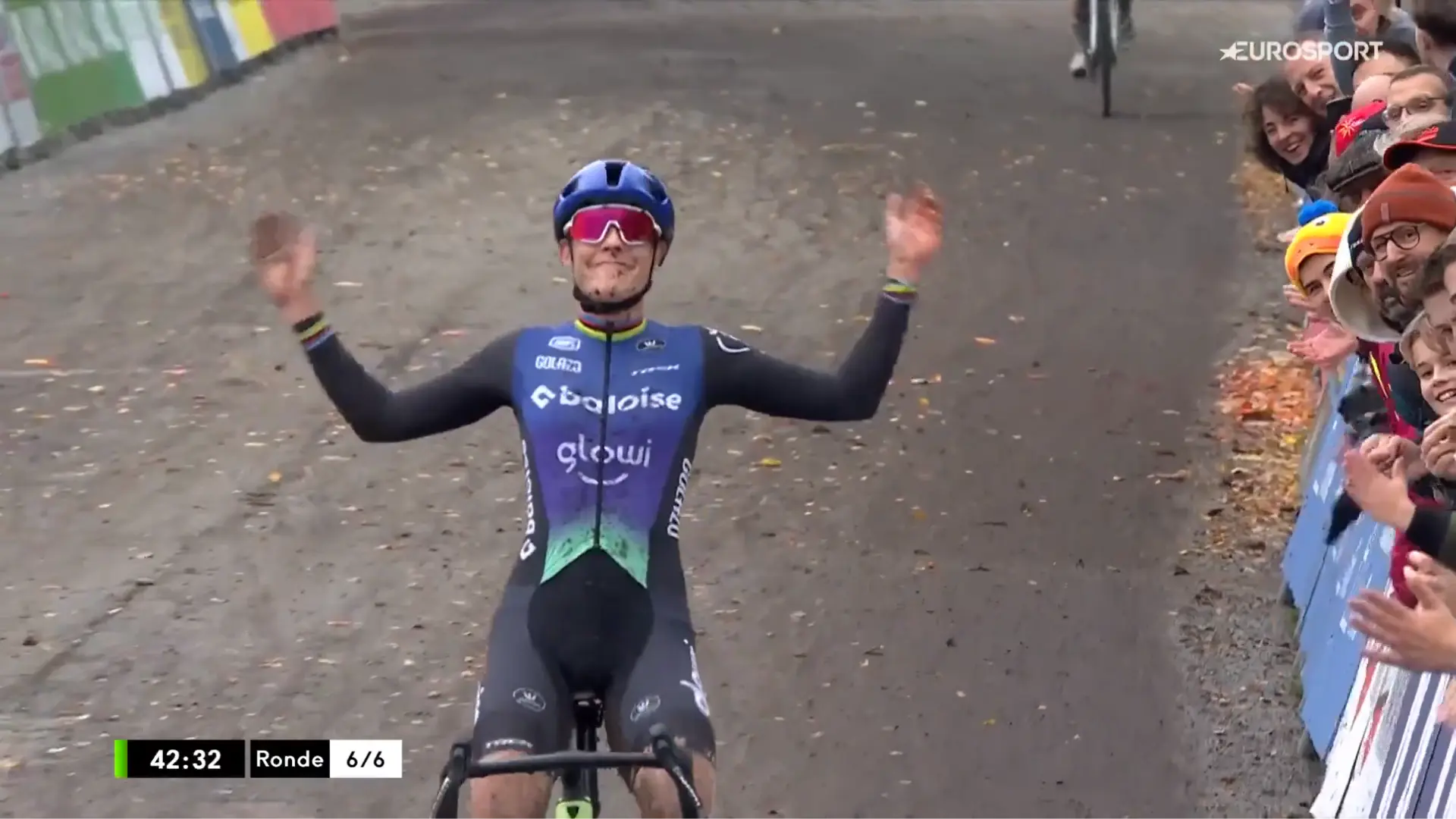 Ergebnisse Flandriencross Hamme 2025 | Lucinda Brand schlägt im brutalen Schlamm von Hamme erneut zu und erreicht ihren 50. Podestplatz in Folge