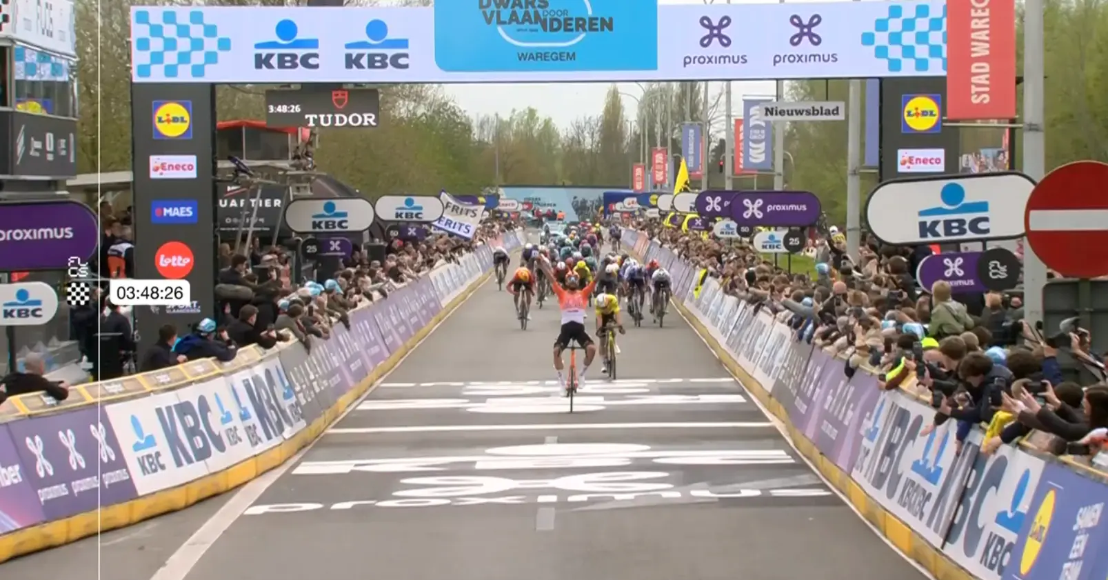 Ergebnisse Dwars door Vlaanderen 2026 | Bittere Enttäuschung für Wout van Aert: Filippo Ganna zerschlägt im packenden Finale die belgischen Träume