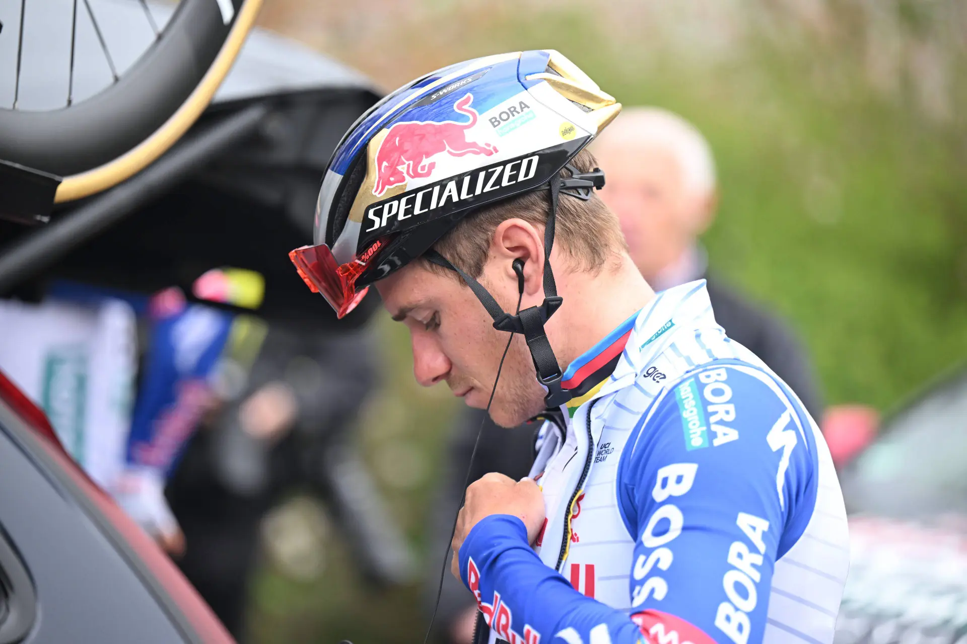 „Ein Deal fürs Leben“ – Remco Evenepoel unterzeichnet seltenen Lebenszeitvertrag mit Specialized in einem wegweisenden Schritt