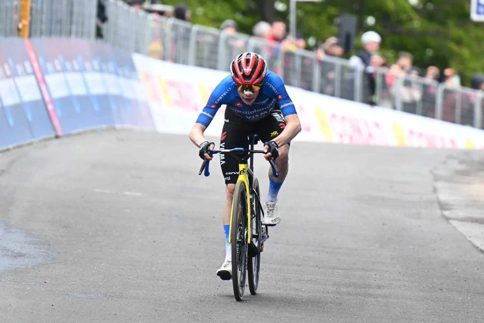 „Er fährt wie in den 80ern“: Brian Holm analysiert Jonas Vingegaards kalkulierte Herangehensweise an den Giro d’Italia