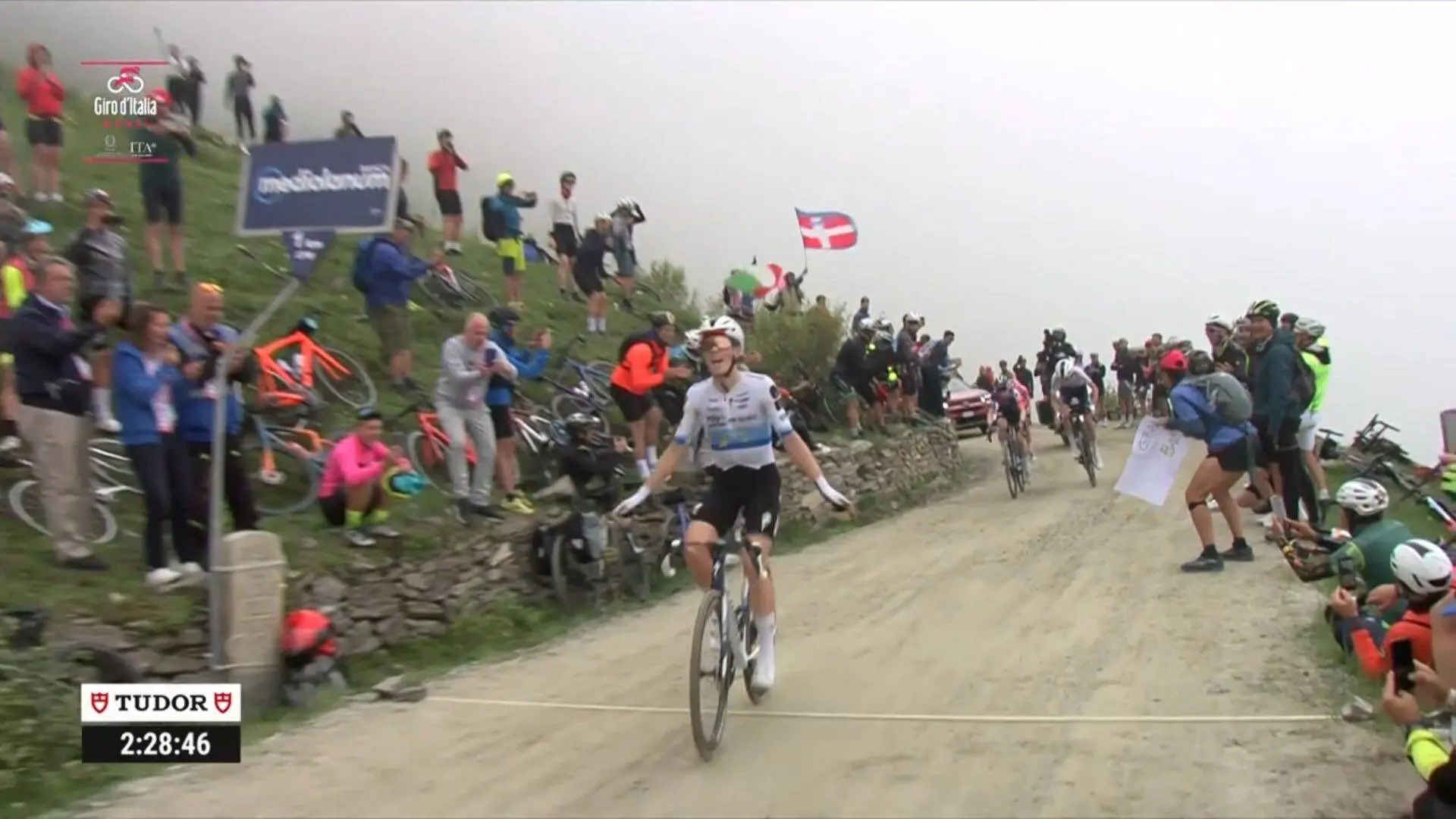 Ergebnisse Giro d'Italia Women 2026 Etappe 8 – Demi Vollering holt den Sieg, nachdem die Etappe wegen instabilen Eises verkürzt und am Colle delle Finestre beendet wurde
