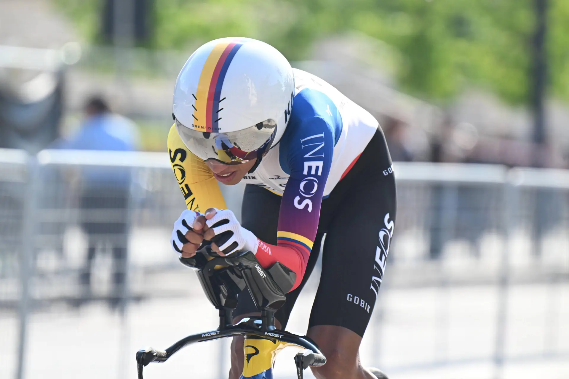 Egan Bernal übernimmt überraschend das Grüne Trikot – hoffentlich findet die Tour ein Modell ohne Zelt-Effekt