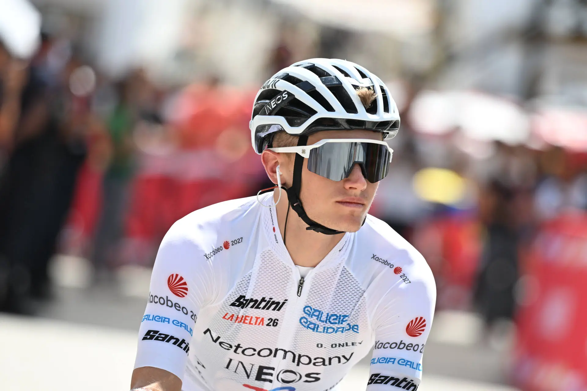 Oscar Onley ahead of Stage 15 at the 2026 Vuelta a Espana
