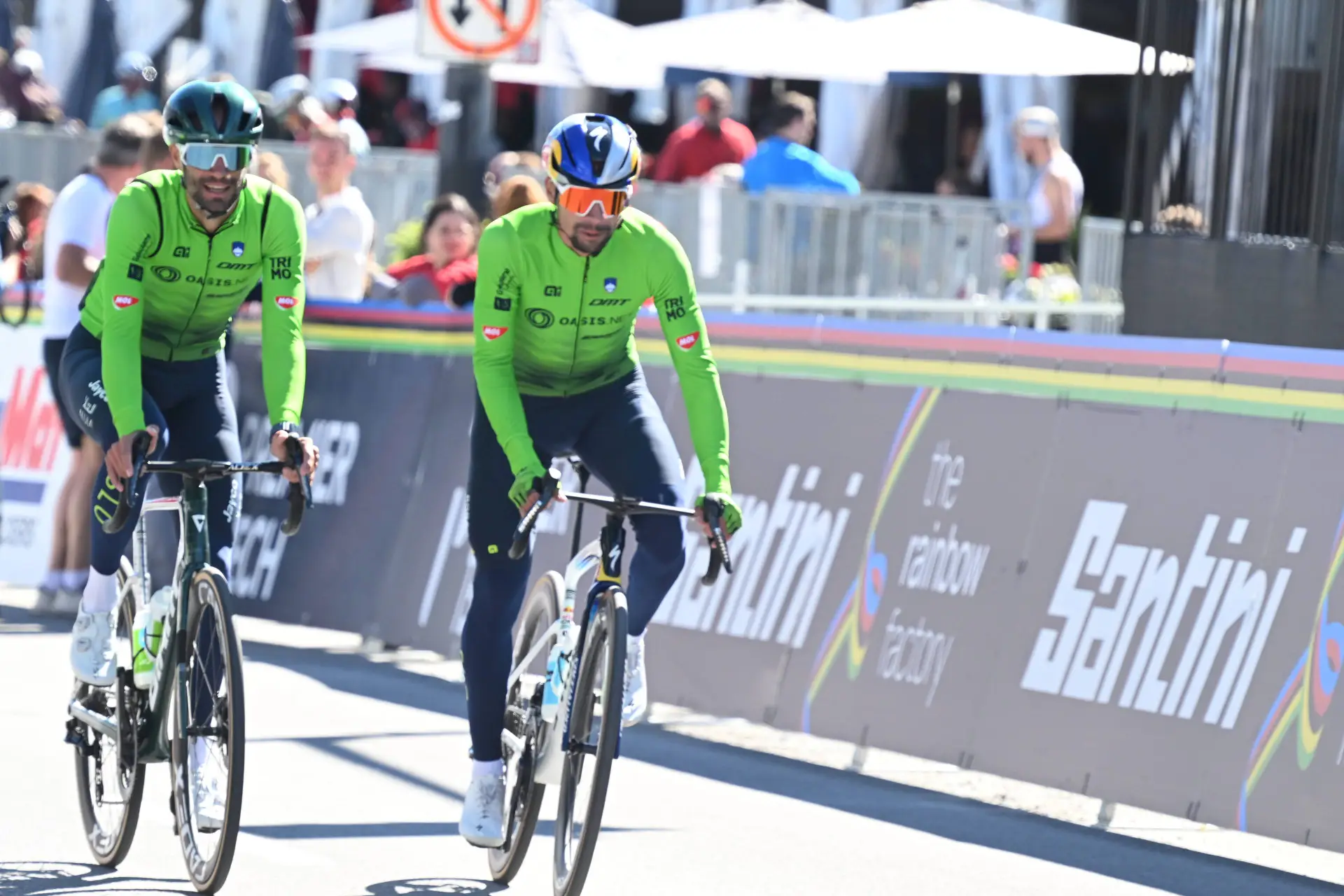 Luke Mezgec and Primoz Roglic riding together in Slovenian colours