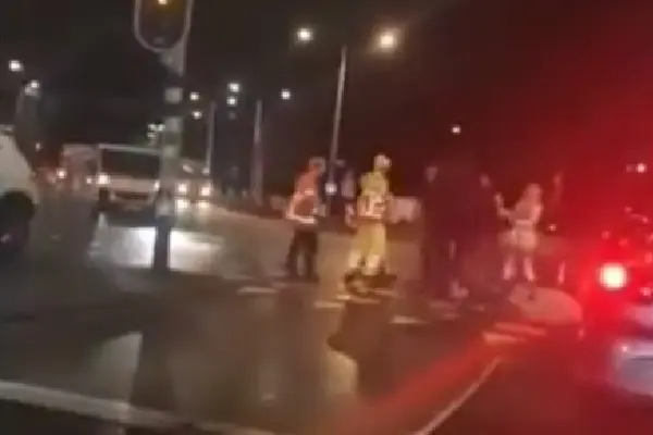 Samantha de Jong en haar vriend slaan verkeersregelaar in elkaar