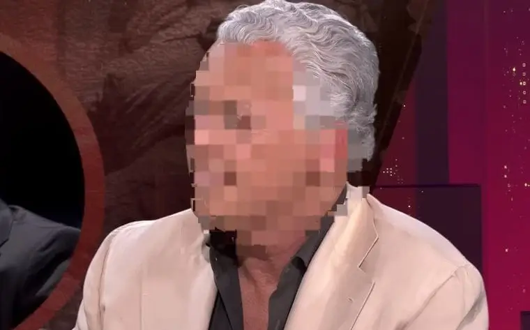 Heftig: Deze medewerker van Shownieuws werd betrapt in de kast!