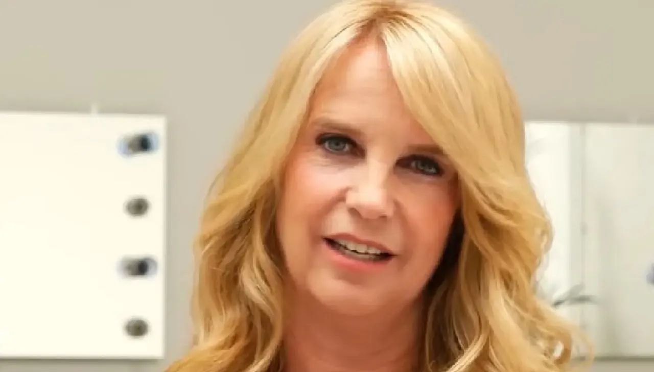 Exclusief: Linda de Mol gaat helemaal uit de kleren (foto)