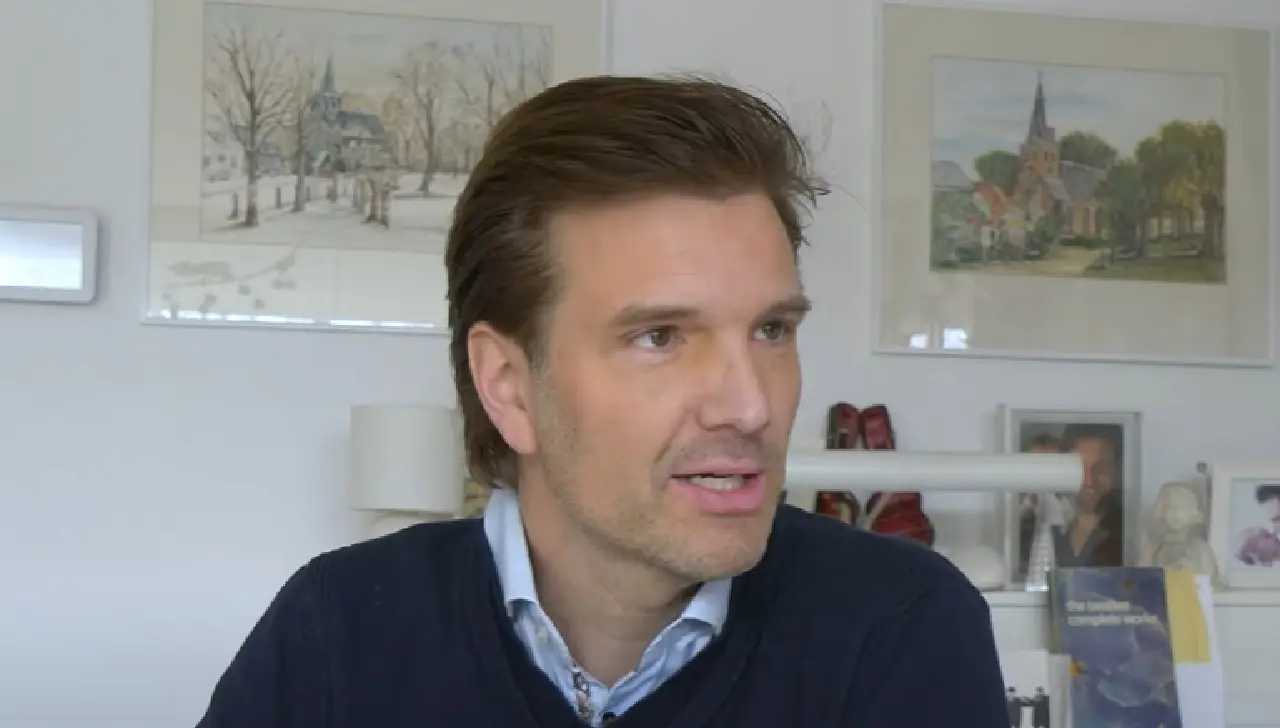 Dit is het echte verhaal waarom Bas Muijs gegijzeld werd