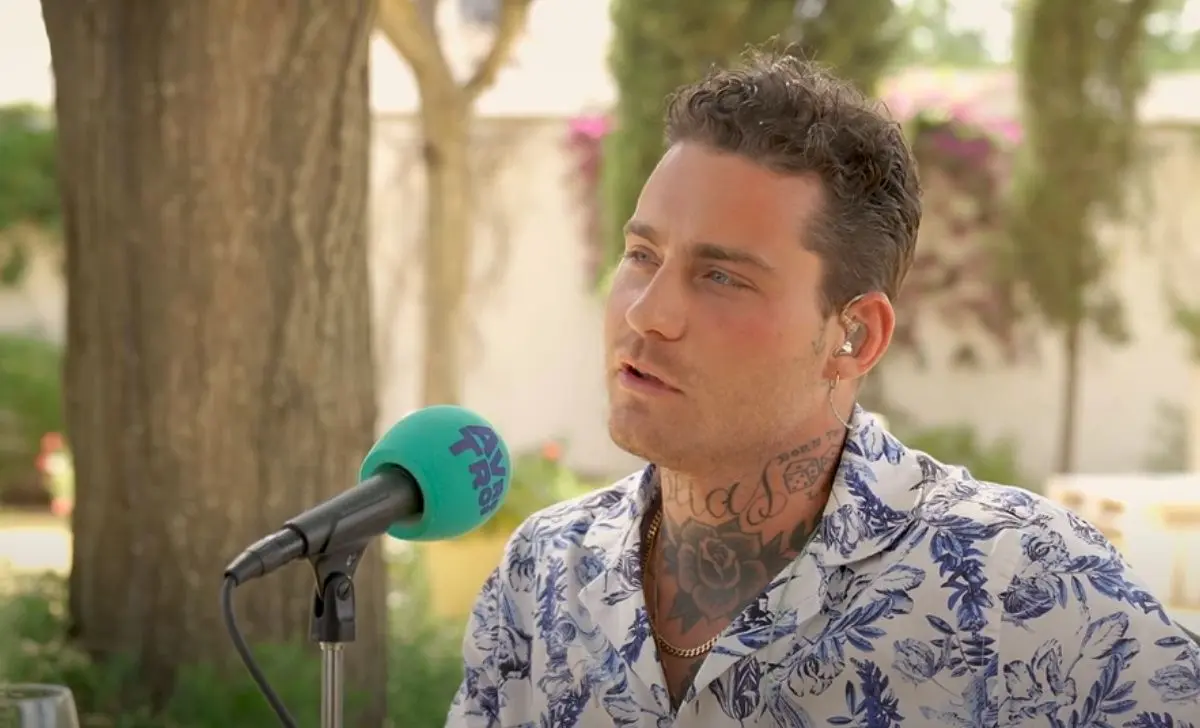 Douwe Bob met spoed opgenomen in afkickkliniek
