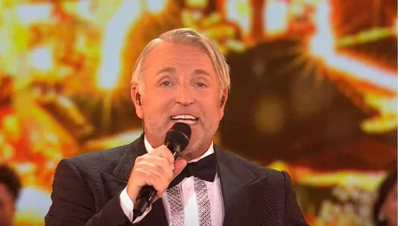 Gordon is weer verliefd en showt zijn nieuwe vriend