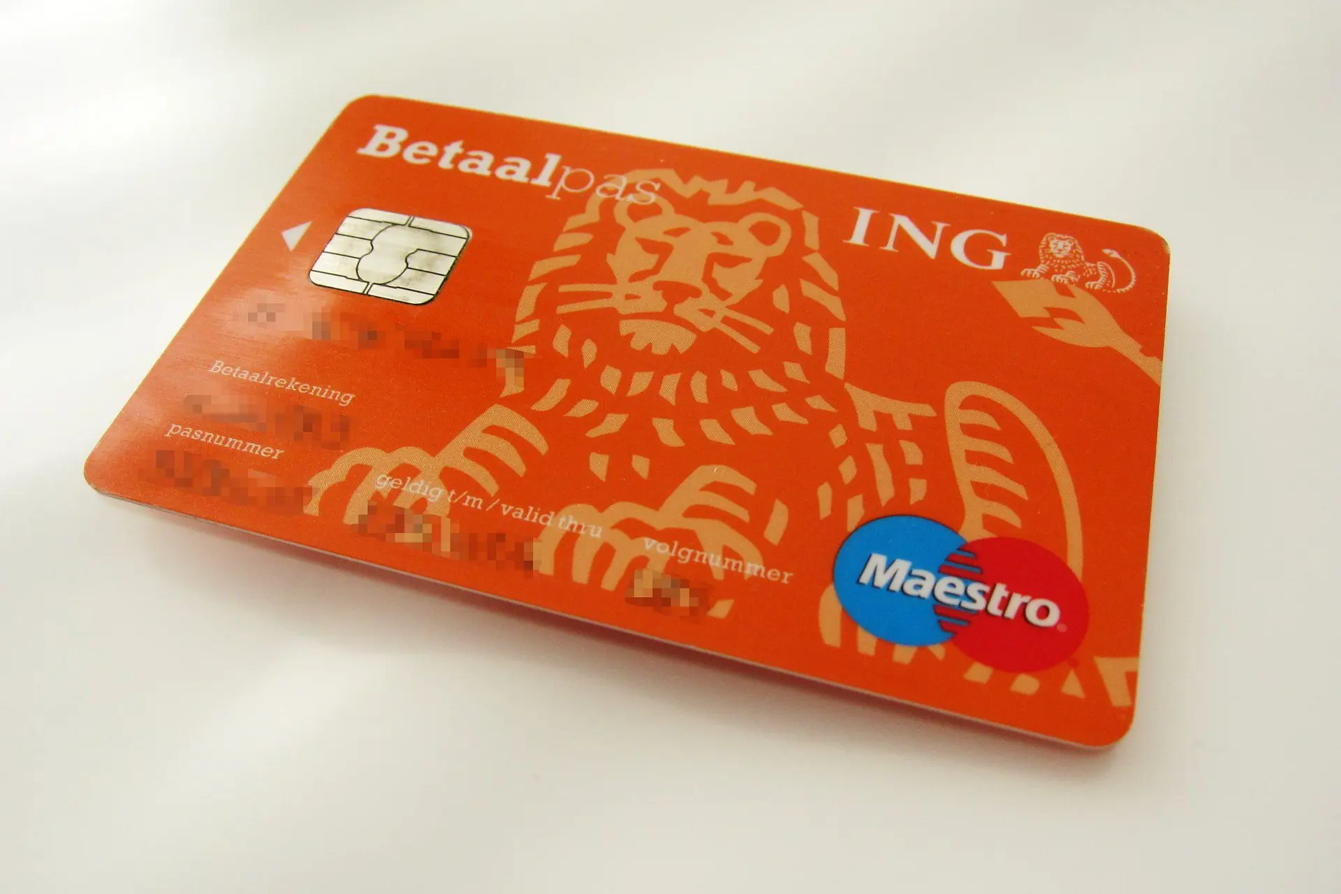 Storing bij ING: 'Niemand kan meer bij zijn geld'