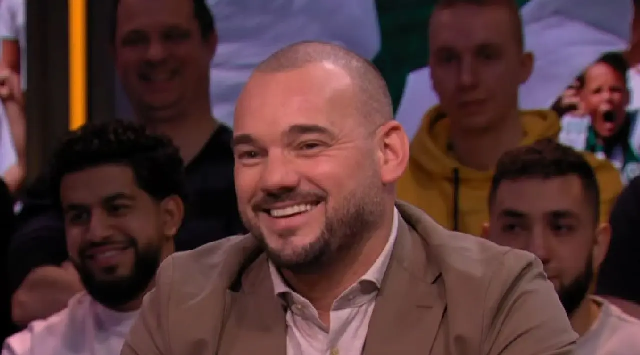 Wesley Sneijder heeft een nieuwe vriendin en dat is een hele bekende