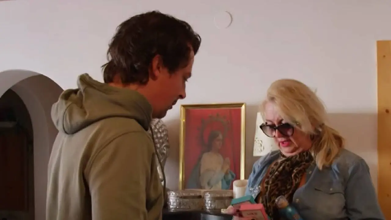 Mike en Monique willen niet vertellen waar zonnebril van Antine is