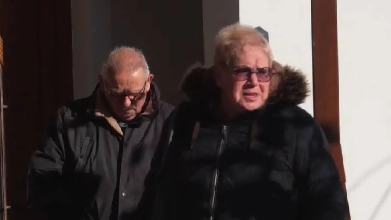 Steenrijk, Straatarm-kijkers stomverbaasd: ''Meen je dit''