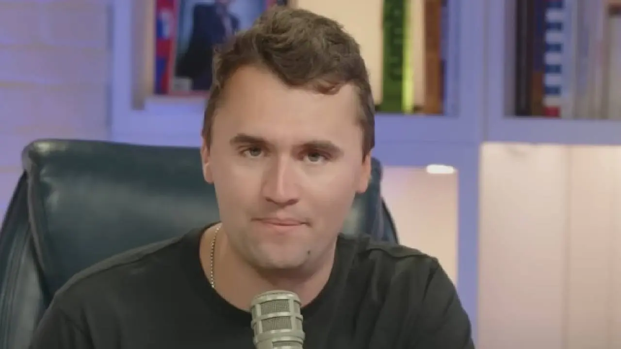 Vreselijk nieuws over neergeschoten Charlie Kirk (31)