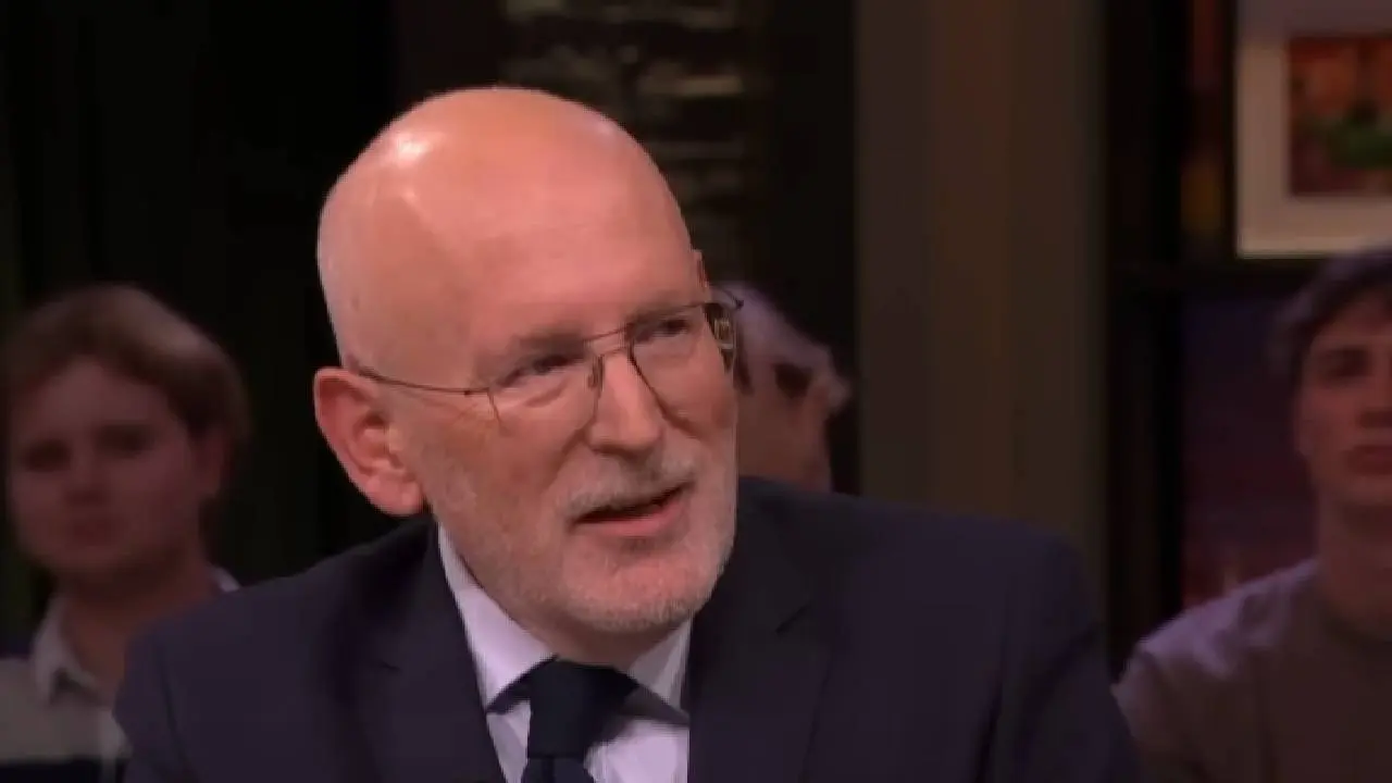 Frans Timmermans belaagd in Amsterdam
