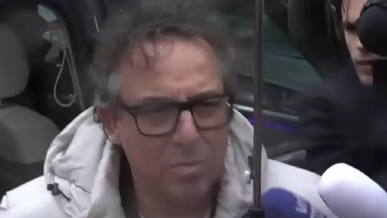 DEZE Borsato-tekst liet Nathalie op grafsteen overleden man beitelen