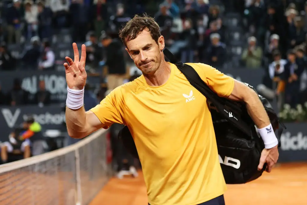 Andy Murray trækker sig med mavesmerter