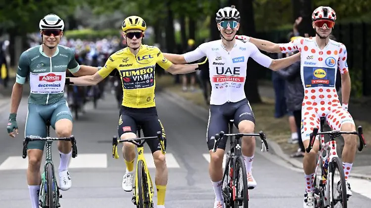 Visma-chef chokerer med udtalelse: Fjern trøjerne i Tour de France