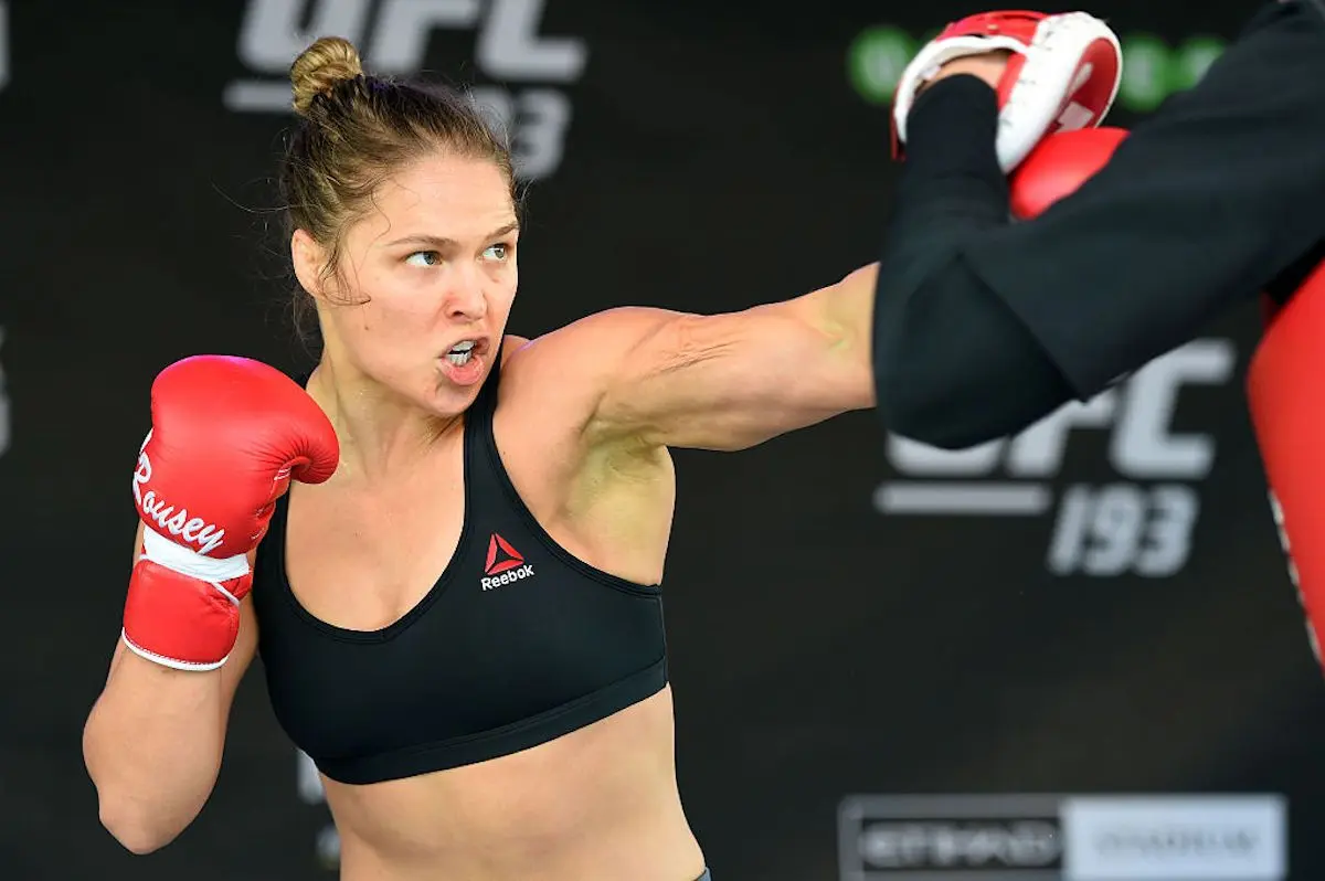 Ronda Rousey undskylder for 'den værste beslutning i mit liv'