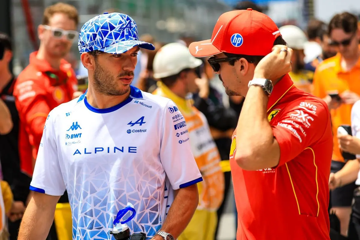 Pierre Gasly og Charles Leclerc modtog begge et trekantsforslag fra en anonym fan