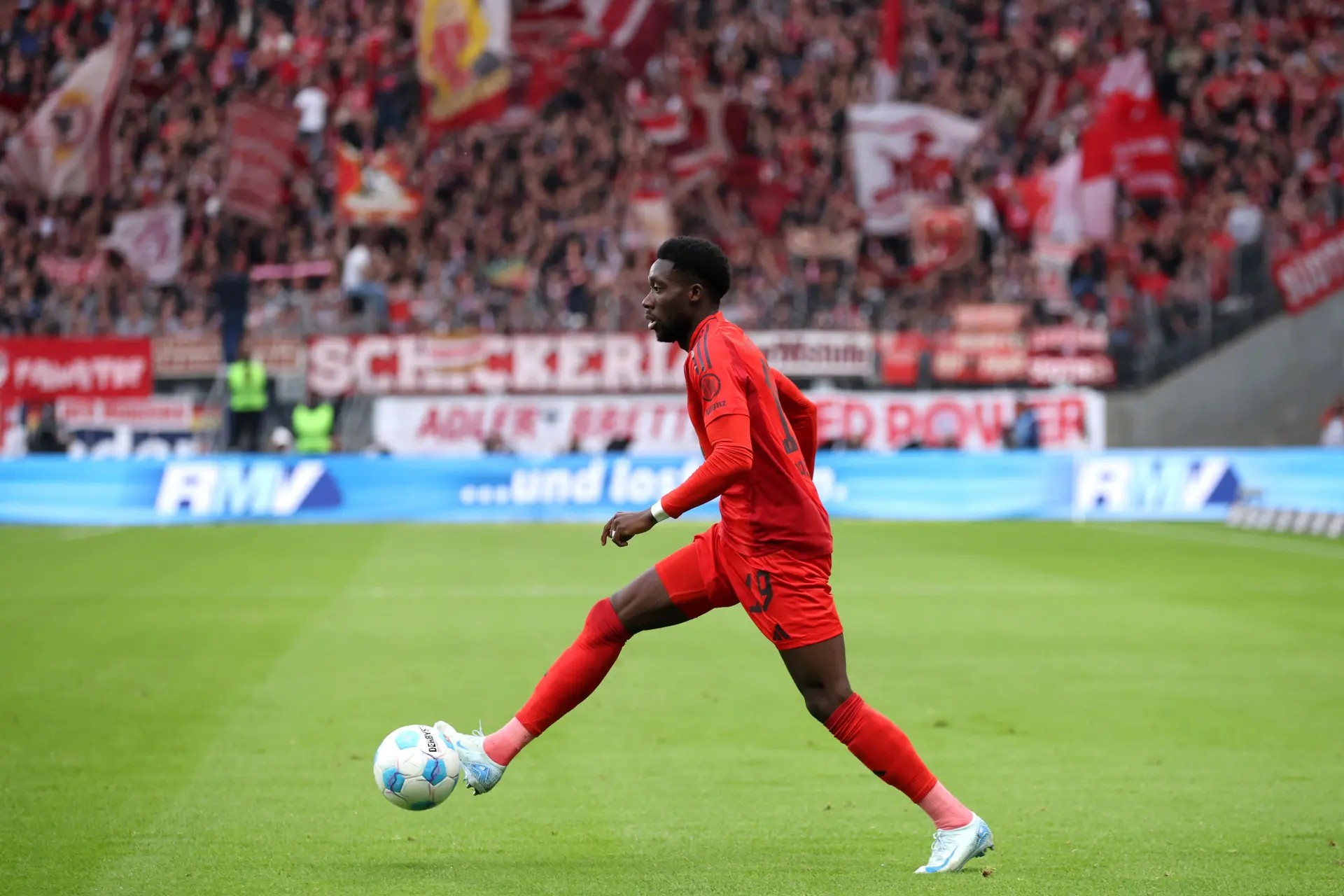 Bayern München-back i Uniteds søgelys