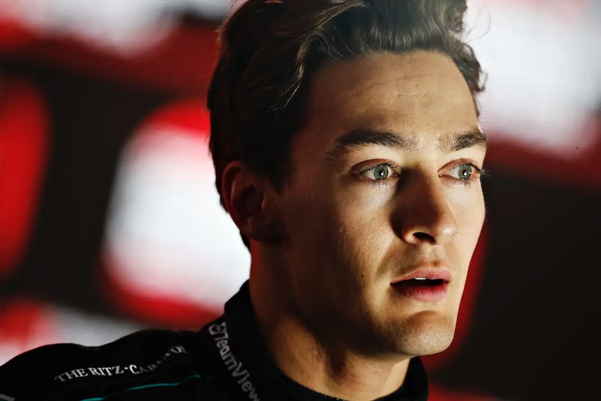 George Russells mareridt: Mercedes fornyer ikke kontrakten og Wolff skriver under med Verstappen