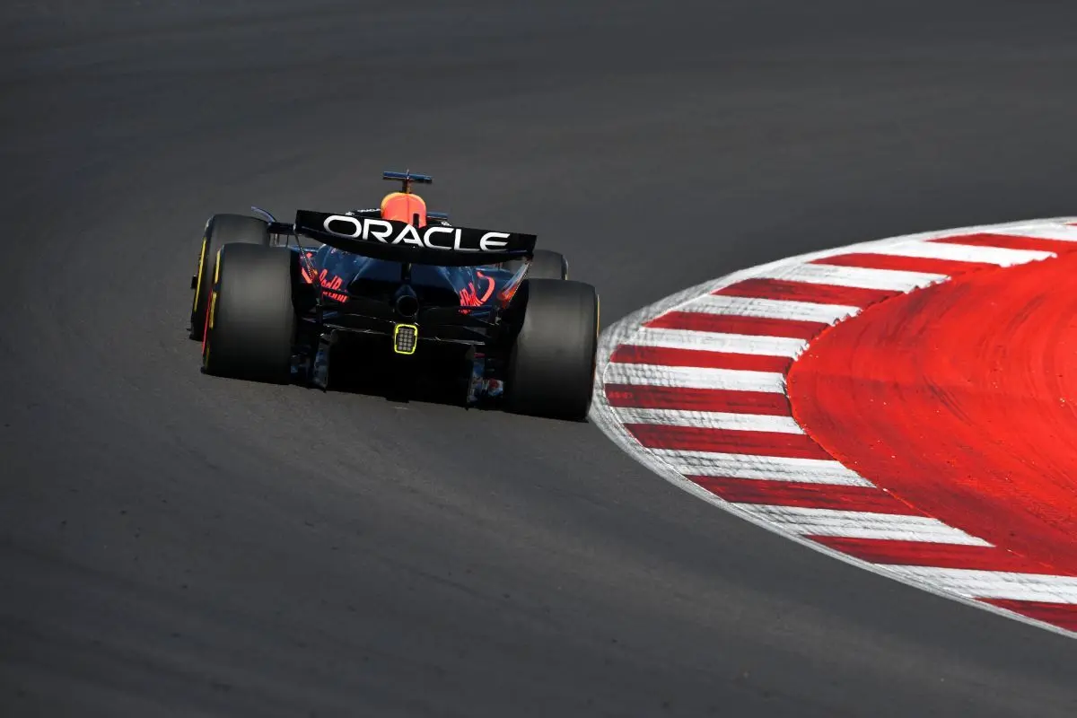 FIA bøjer reglerne: 17-årig kører klar til Formel 1