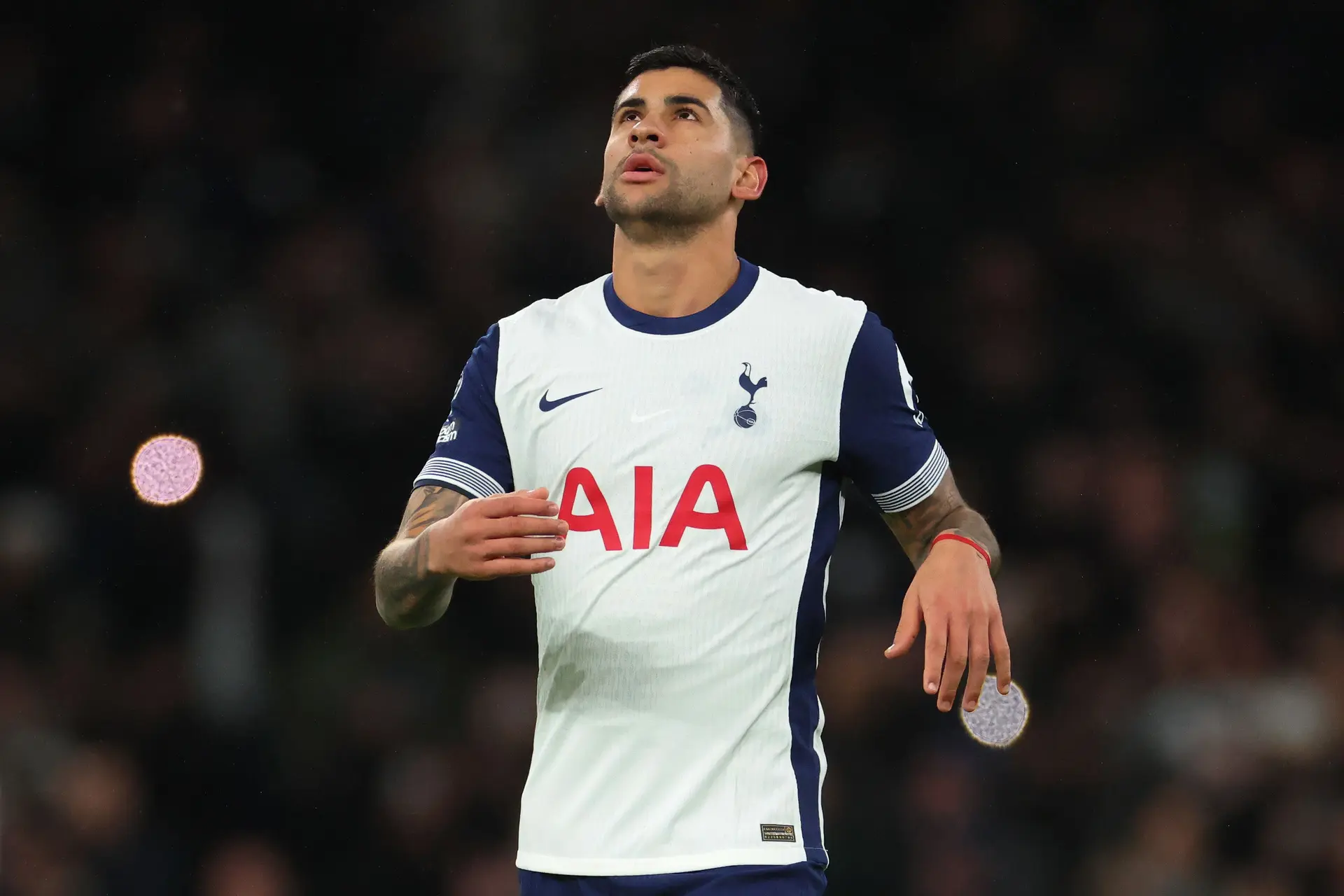 Tottenham-forsvarer Cristian Romero sender advarsel til Daniel Levy