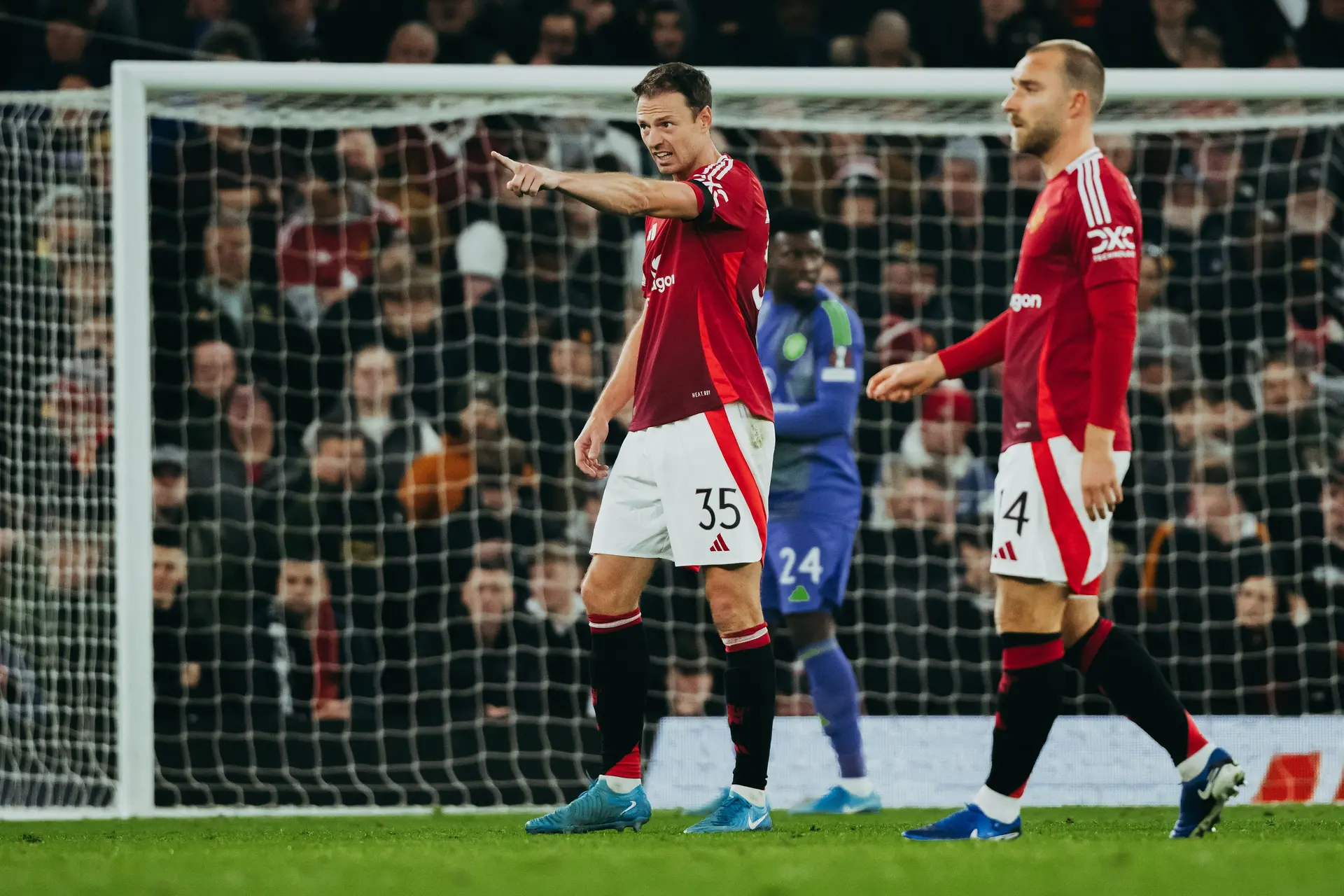 Her skriver Jonny Evans sig ind i historiebøgerne