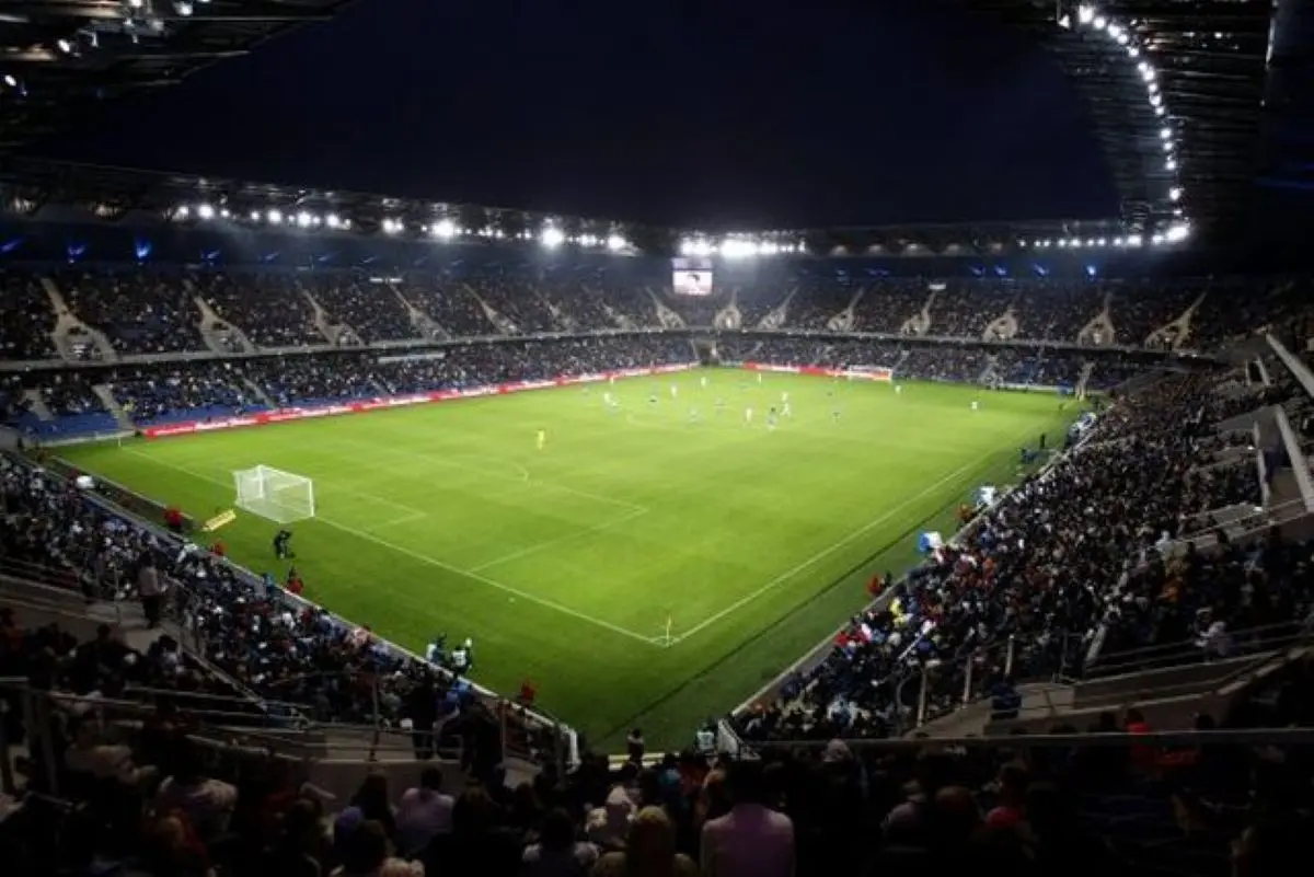 Ni mænd anholdt på Anfield efter sang om tragisk hændelse
