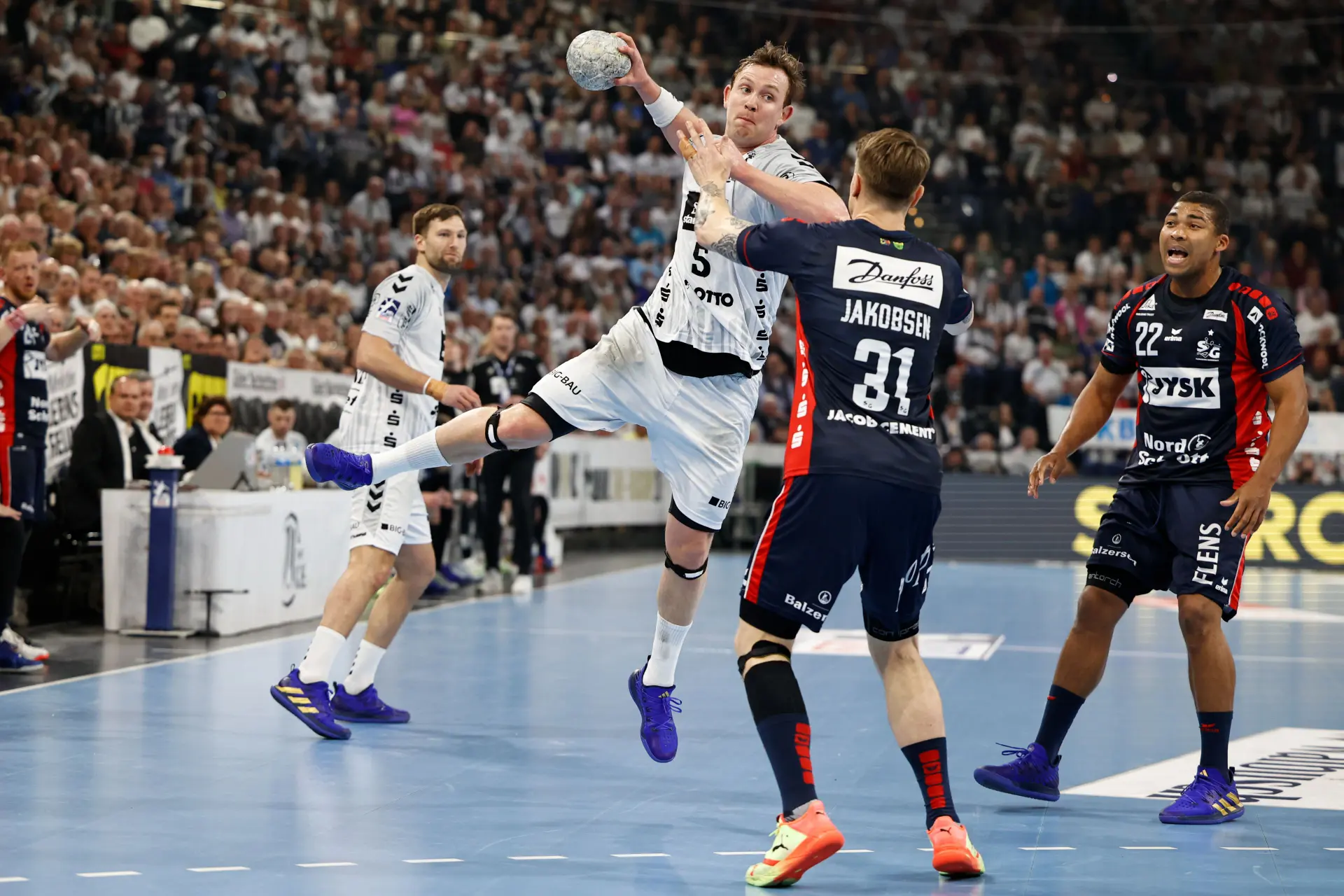 Aalborg Håndbold-rygter tager til: Nu reagerer Sander Sagosen