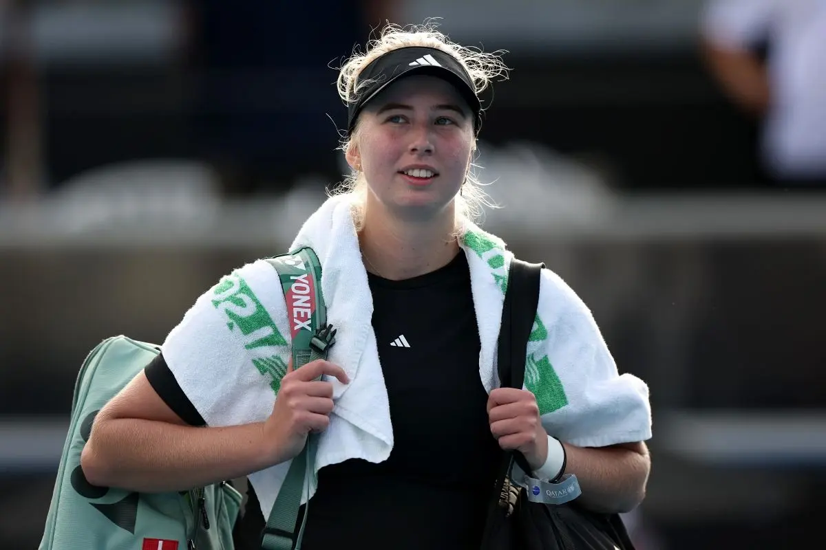 Smider millioner afsted: Så mange penge bruger Clara Tauson på tennis