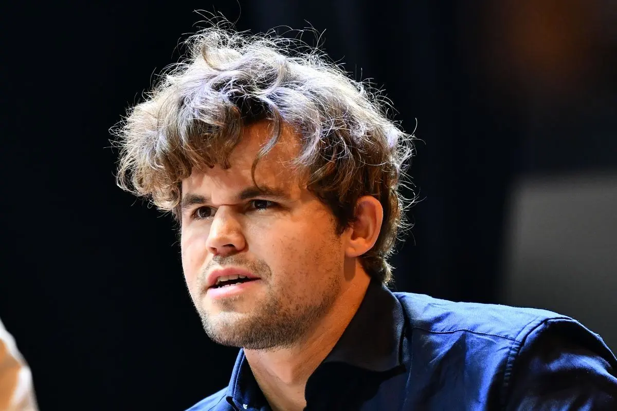 Magnus Carlsen har spillet skak mod 143.000 personer: Sådan gik det