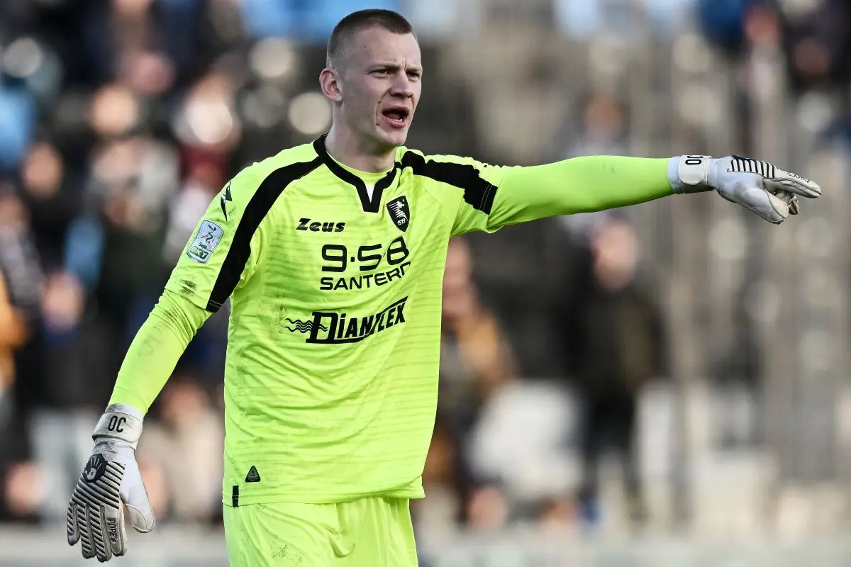 Oliver Christensen fik hård debut for Salernitana