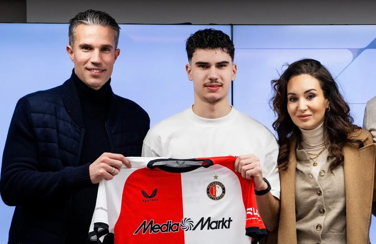 Shaqueel van Persie skriver under på ny kontrakt med Feyenoord